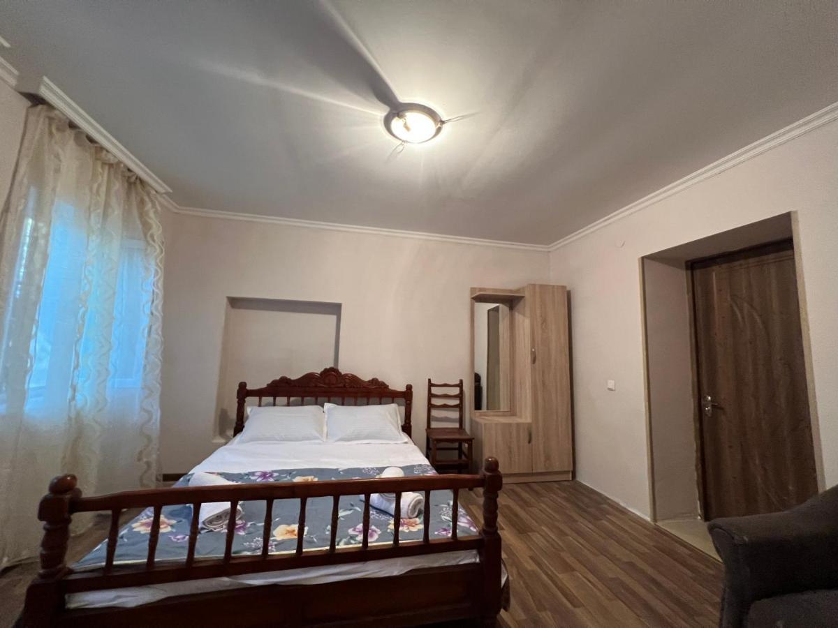 Cozy Apartment In The Centre Of Kutaisi Exterior photo