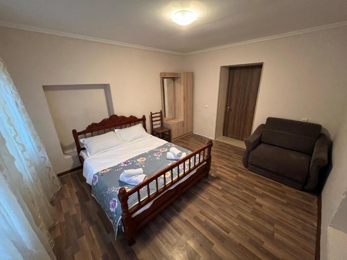 Cozy Apartment In The Centre Of Kutaisi Exterior photo