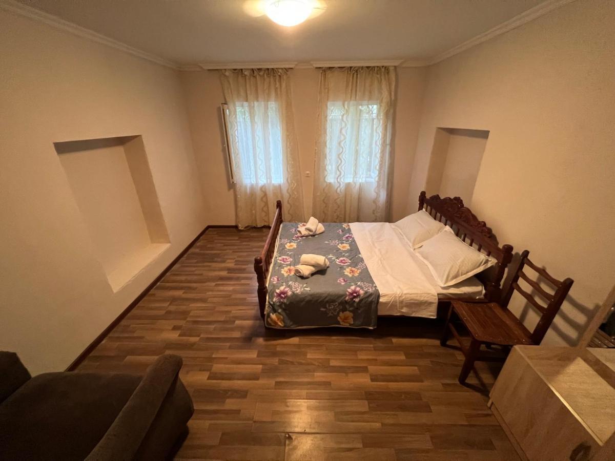 Cozy Apartment In The Centre Of Kutaisi Exterior photo