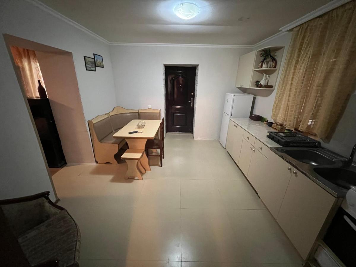 Cozy Apartment In The Centre Of Kutaisi Exterior photo